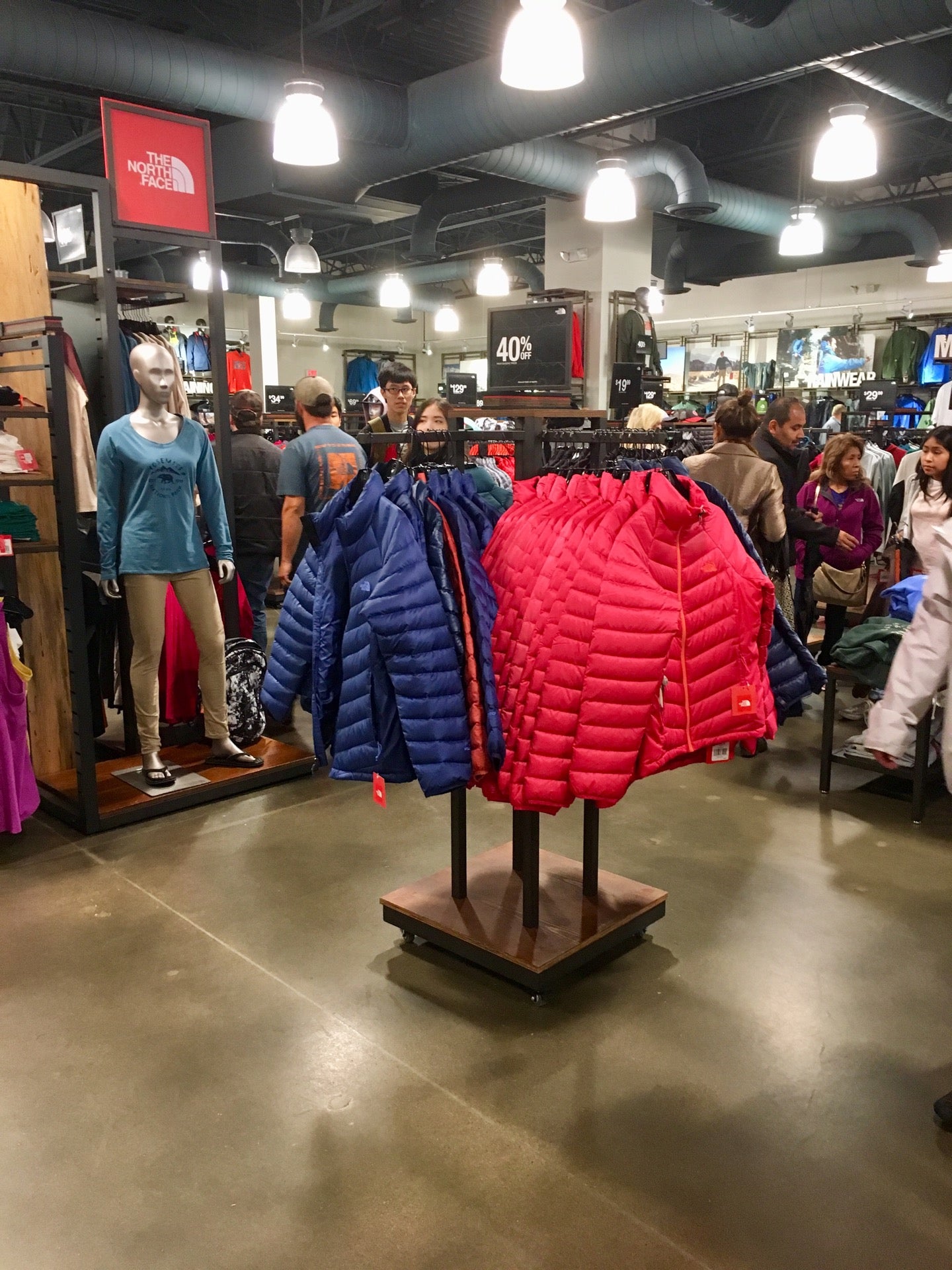 The North Face Outlet - Dawsonville, GA 30534
