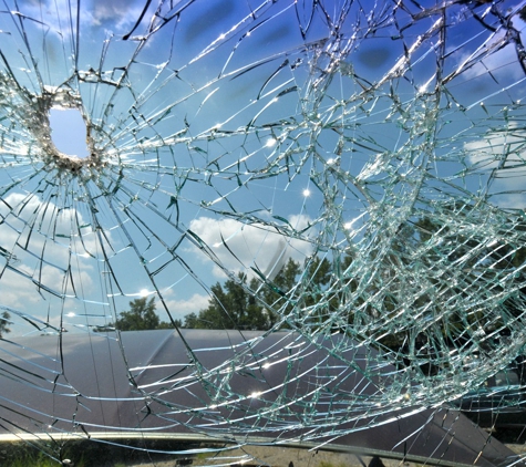 Hamilton Discount Windscreens - Hamilton, VIC. Shattered Windscreen Replacement