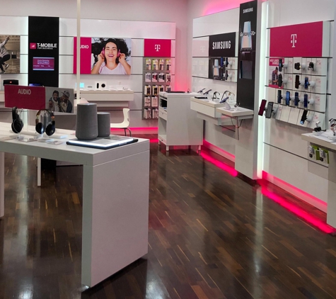 T-Mobile - Pembroke Pines, FL