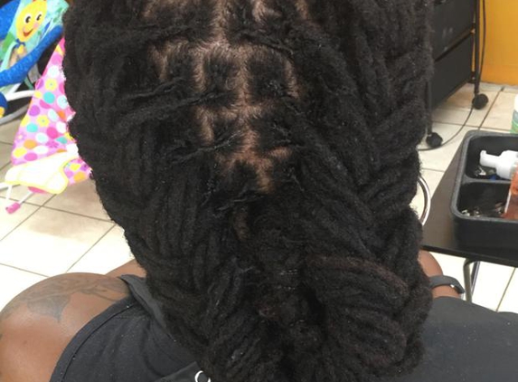 A African Hair Braiding - Calumet City, IL