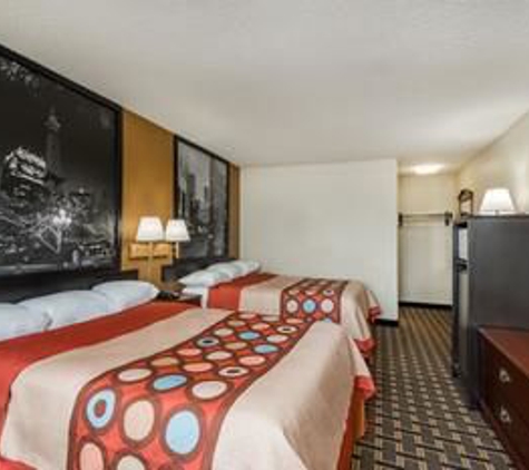 Super 8 by Wyndham Indianapolis/NE/Castleton Area - Indianapolis, IN