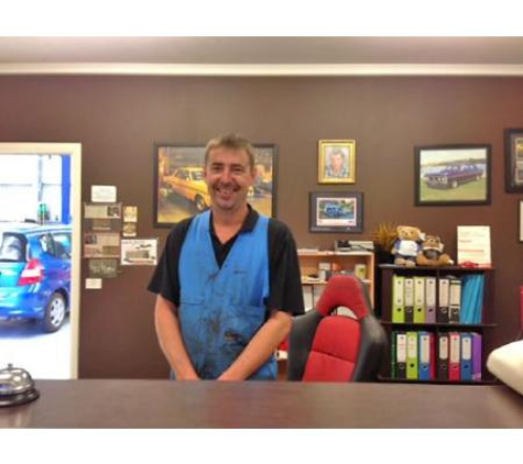 Steve's Service Centre - Lavington, NSW