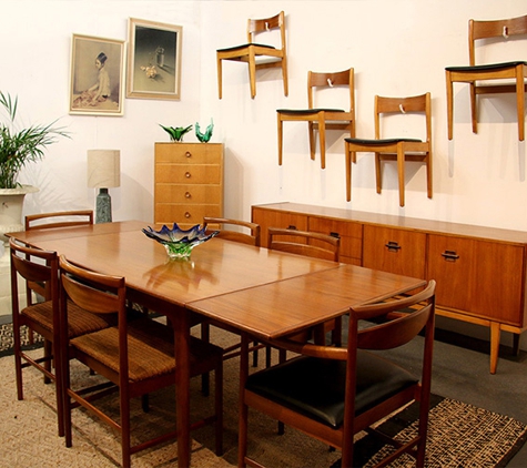 Aslett Antiques and Mid Century - Fremantle, WA