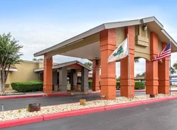 Quality Inn & Suites I-35 near Frost Bank Center - San Antonio, TX