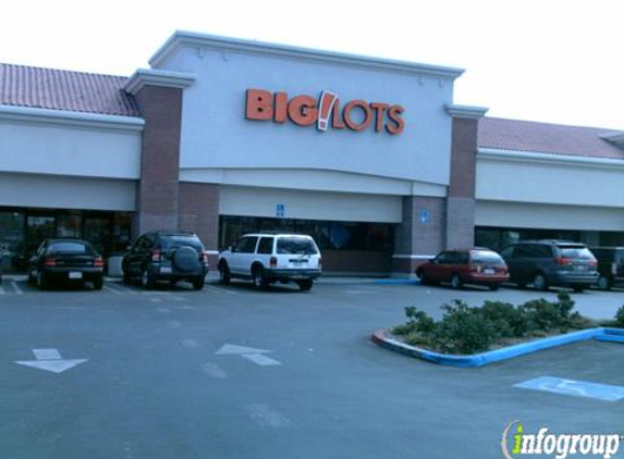 Big Lots - Santa Ana, CA