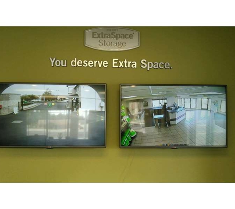 Extra Space Storage - Elk Grove, CA