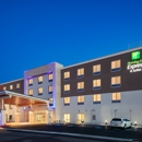 Holiday Inn Express & Suites Medford by IHG