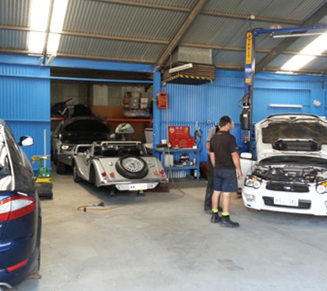 Mt. Pleasant Crash Repairs - Mount Pleasant, SA
