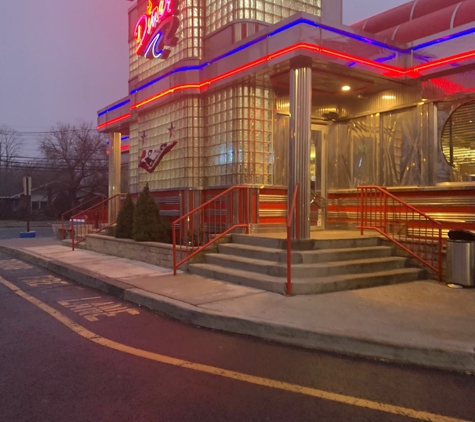 Americana Diner - Shrewsbury, NJ