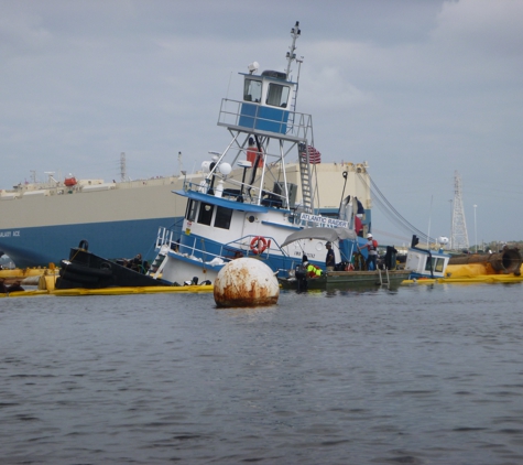 Logan Diving & Salvage - Jacksonville, FL. USCG BOA 
HAZMAT DIVING
FUEL REMOVAL