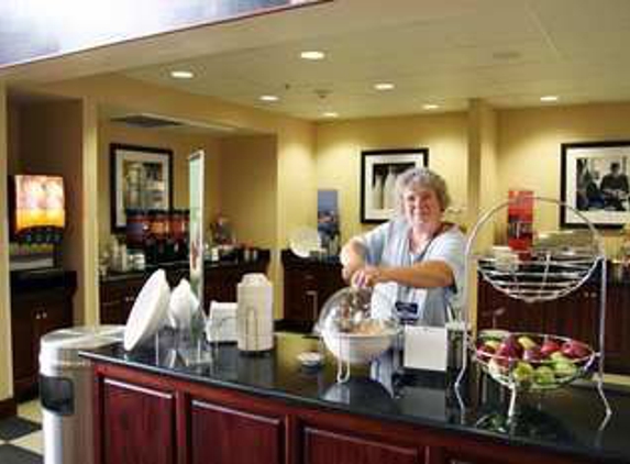 Hampton Inn & Suites Muncie - Muncie, IN