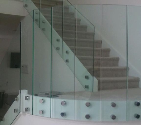 Medina Glass Service - Miami, FL