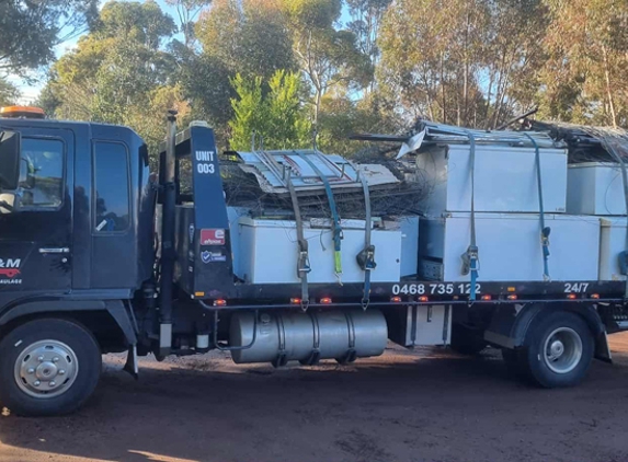 K&M Towing & Haulage - Teesdale, VIC