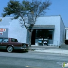 Henry's Bar & Grill