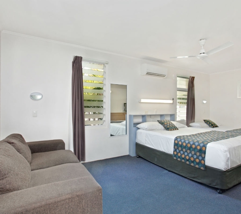 Beach House Motel - North Ward, QLD