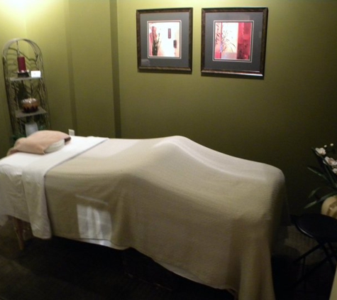 Esthetiques Skincare Spa & Clinic - Springfield, MO