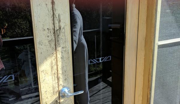 Teal Windows Pty Ltd - South Grafton, NSW. Teal consider this acceptable!