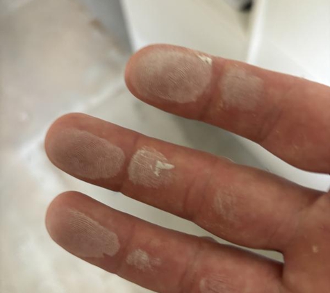 Kitchen Connection - Mt Gravatt - Mt Gravatt, QLD. Potentially silica dust from benchtops