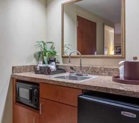 Hampton Inn & Suites Knoxville-Downtown - Knoxville, TN