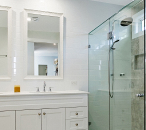 Bradnam's Windows & Doors - Kensington, QLD. Frameless Shower Screen With 3 Panels