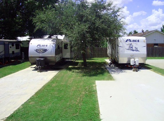 EastPark Village RV Park - Channelview, TX