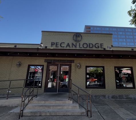 Lynn Dental Care - Dallas, TX. Pecan Lodge at 15 minutes drive to the south of Dallas dentist Lynn Dental Care