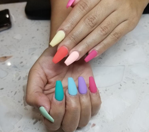 Champions Nails and Spa - Davenport, FL