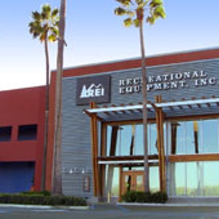 REI - Tustin, CA