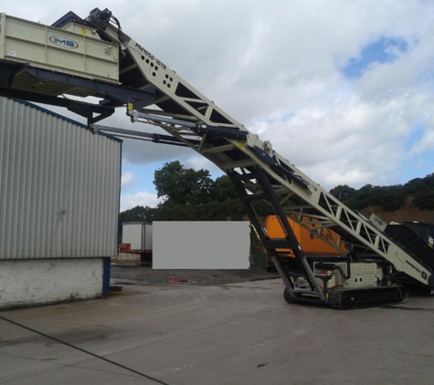 Crusher Screen Sales and Hire - Yatala, QLD. Track Mounted Pugmills & Silos