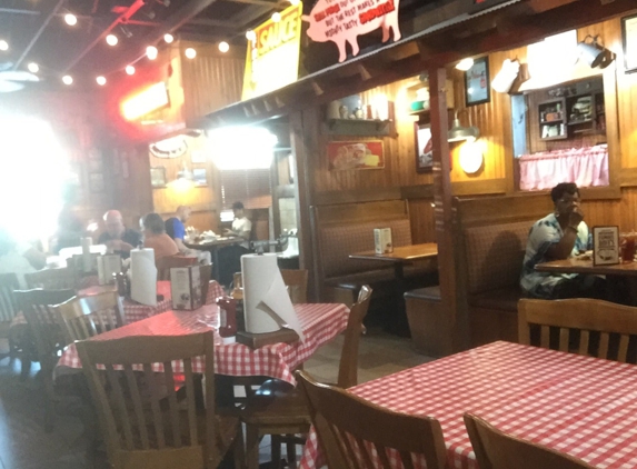 Famous Dave's - Toledo, OH