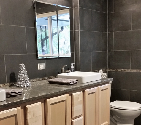 Lowe's Home Improvement - Tigard, OR. The plain Euro bath has a simplistic look.