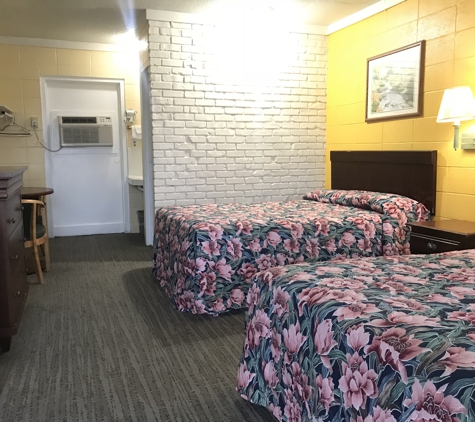 Beacon Motel - Des Moines, IA