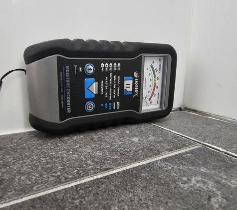 Jims Termite & Pest Control - Tumut, NSW. High moisture in our shower tiles