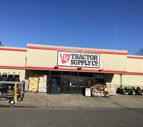 Tractor Supply Co - Dickson, TN