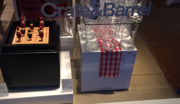 Crate & Barrel - Seattle, WA