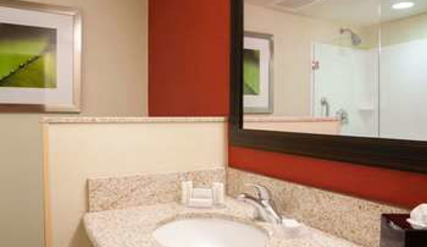 Courtyard by Marriott - Milwaukee, WI