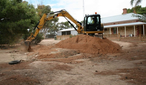 Johns G K and J Earthmoving - Jerusalem, SA. Site Levelling
