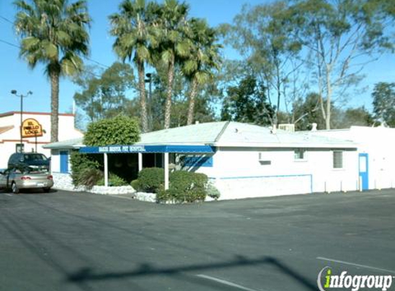 Baker Bristol Pet Hospital - Costa Mesa, CA