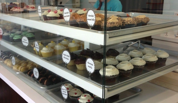 Frosted Cupcakery - Long Beach, CA