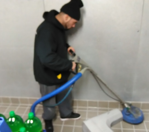 Magic Cleaning Services Inc - Warren, MI. Cleaning tile and grout