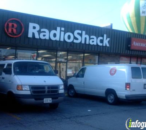 RadioShack - Chicago, IL