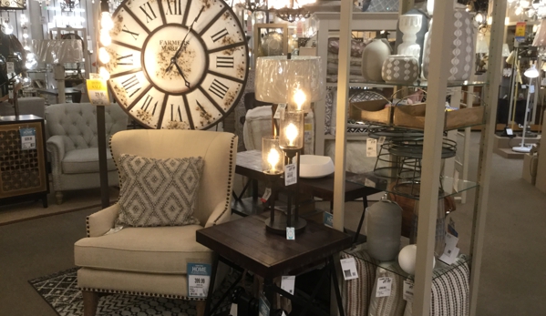 Lamps Plus - Laguna Hills, CA