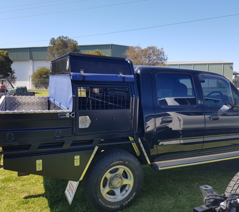 Bairnsdale Trays & Welding - Bairnsdale, VIC. Ute Tray with Dog Box