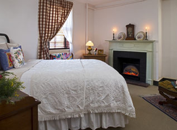 Rachael's Dowry Bed and Breakfast - Baltimore, MD