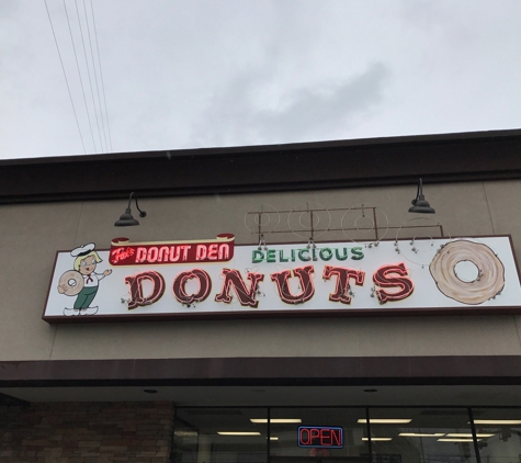 Donut Den - Nashville, TN