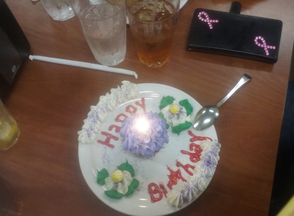 Golden Corral Restaurants - Aberdeen, MD. Special cupcakes for birthday people!  So nice!!