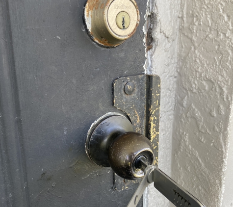 Cooper City Best Locksmith and Security Inc - Hollywood, FL. 24 HOUR LOCKOUT SERVICE HOLLYWOOD FL CALL! (754) 551-5625