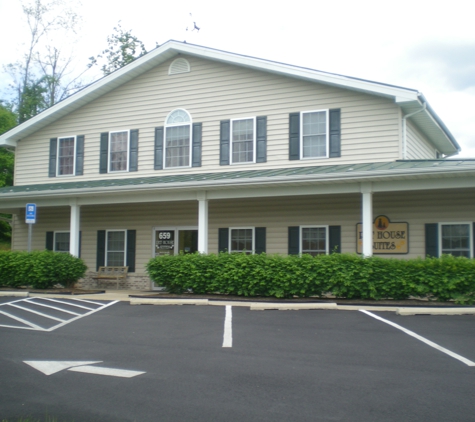 Pet House Suites - Warrenton, VA