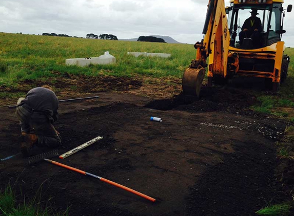 Peter Milne Earthmoving Pty Ltd - Gritjurk, VIC