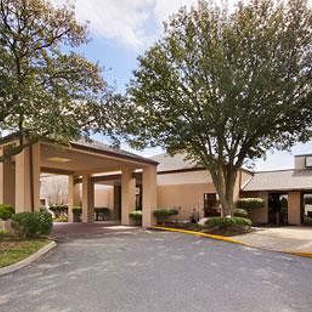 Baymont Inn & Suites - Prince George, VA